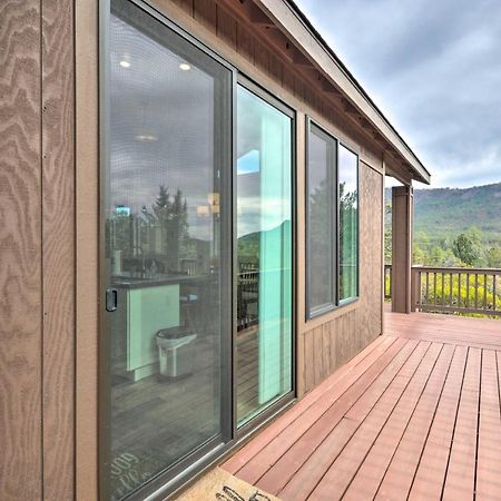 Lavish Pine Cabin With Hot Tub, Deck And Mountain View Villa Exterior photo