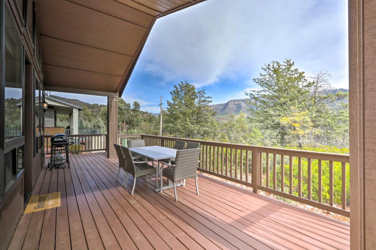 Lavish Pine Cabin With Hot Tub, Deck And Mountain View Villa Exterior photo