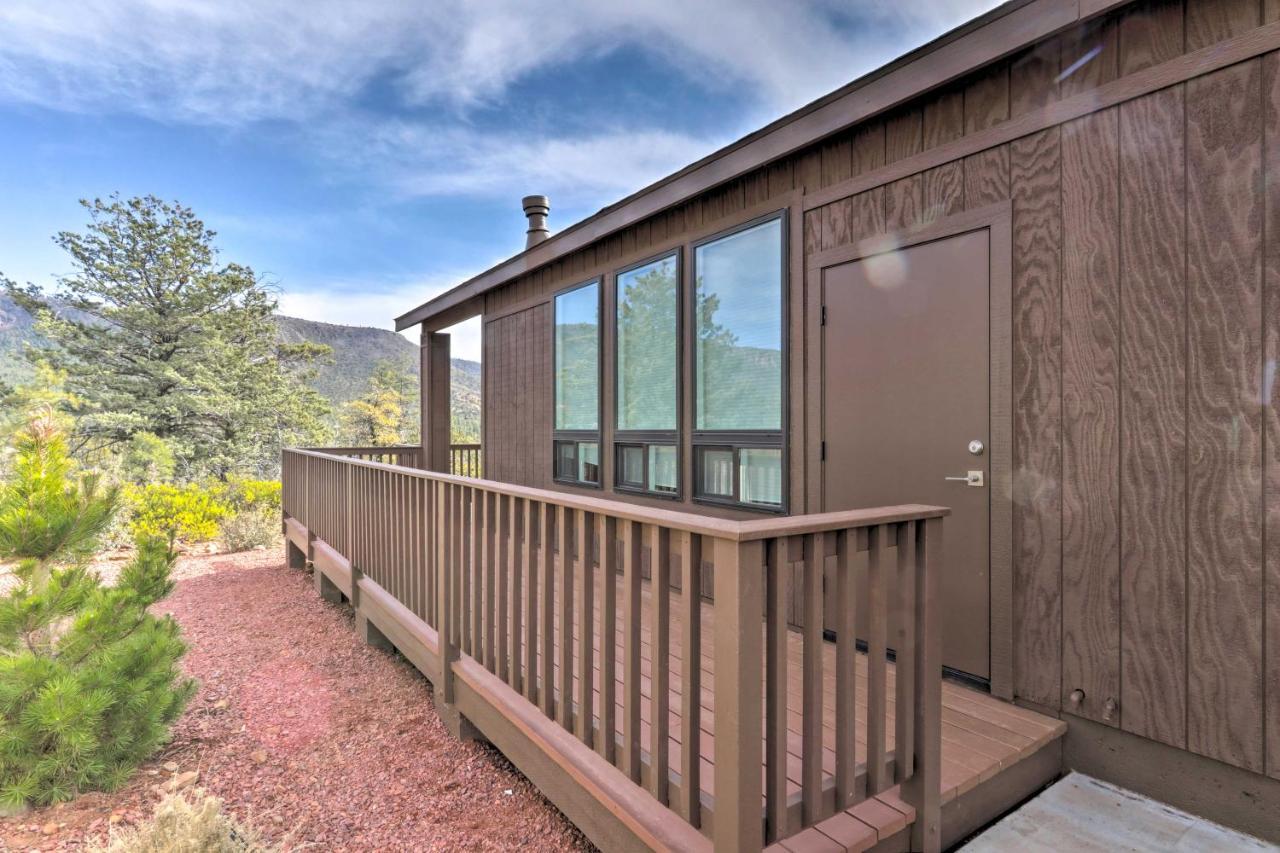 Lavish Pine Cabin With Hot Tub, Deck And Mountain View Villa Exterior photo